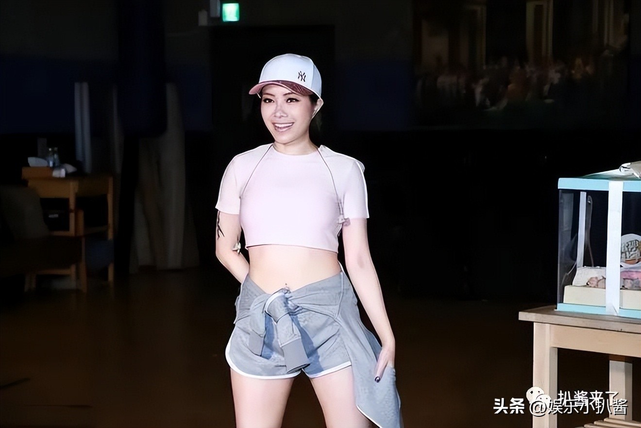 小爽的近况？能说说黄磊和孙莉？一二线歌手每年收入多少？