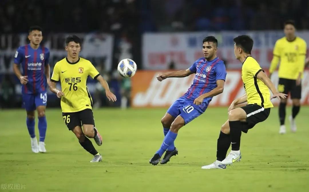 中国足球输越南球迷发飙场面,中国足球球迷输球现场