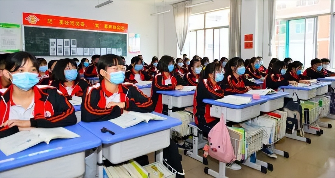 为什么文科选择集中头尾,理科则分布较广