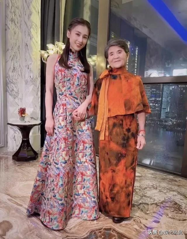 杨子90岁的母亲感染新冠，吃88年的一颗中药痊愈，网友都说不相信