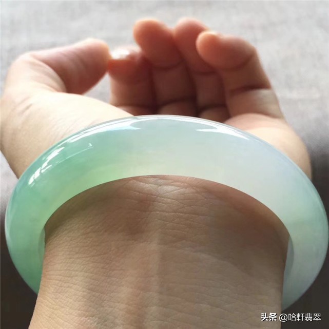 价值过千亿的翡翠品种,翡翠高冰种芙蓉种的价值