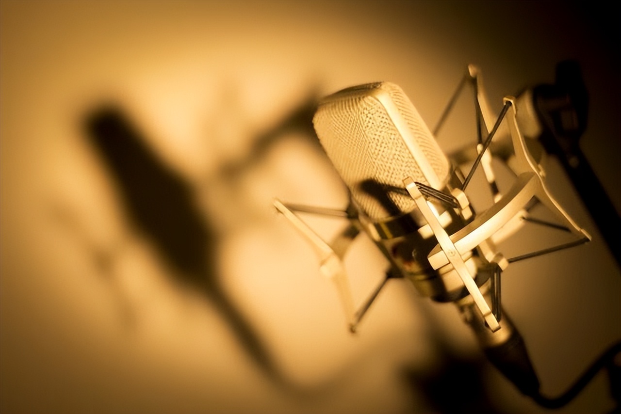 全民k歌跟唱吧的哪个话筒效果好,全民k歌迅途和唱吧小巨蛋哪个好