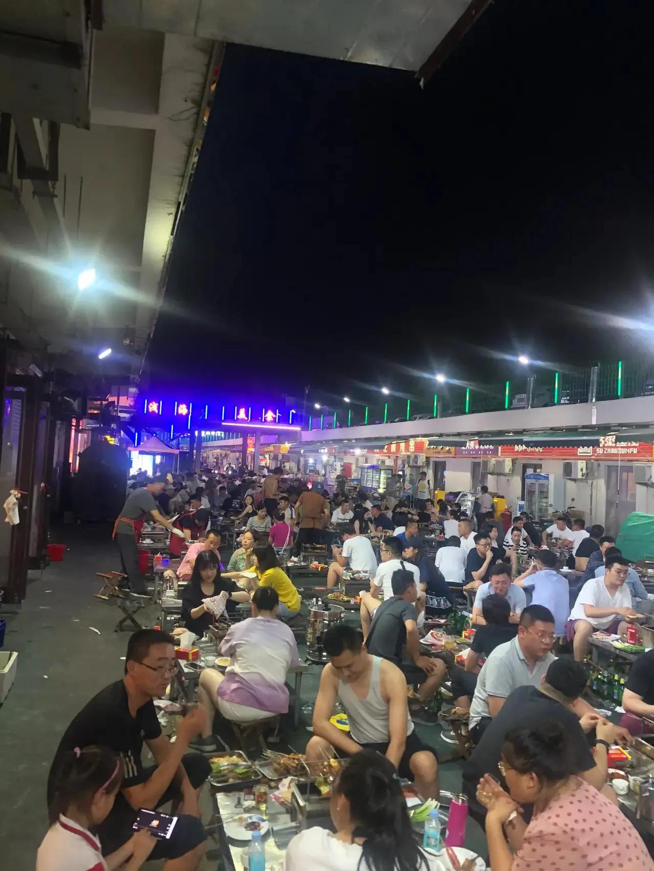 淄博市烧烤老板一天赚三十五万,淄博烧烤一家店纯利润30万