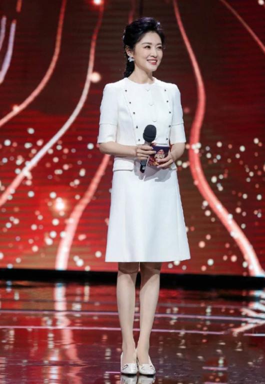 主持人周涛：与姚科离婚后，转身再嫁富豪，直言对女儿心中有愧