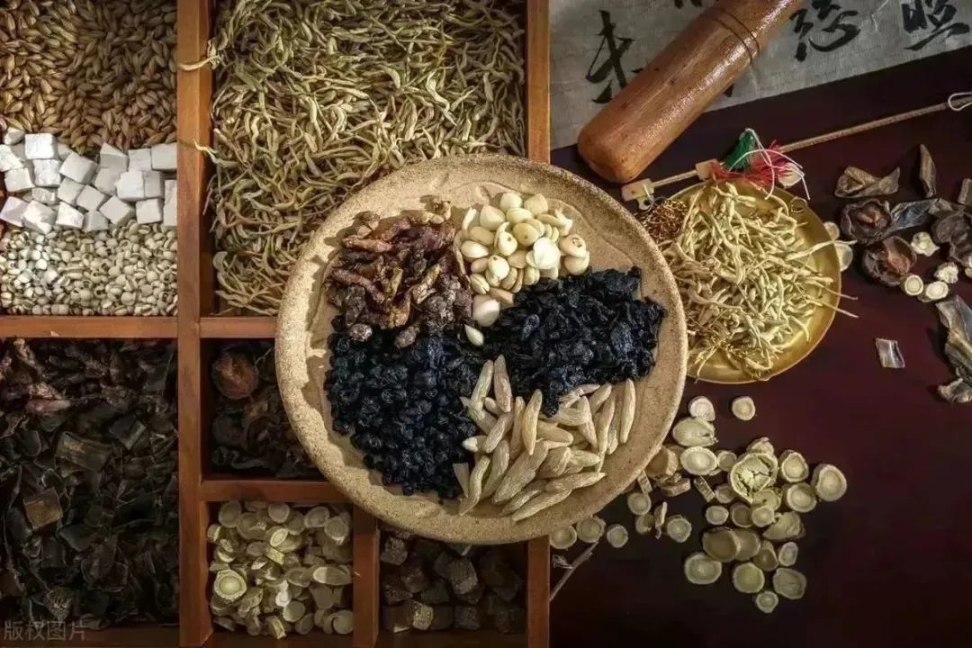 艾灸灰和艾叶灰是同一种东西吗,艾灸过后的艾灰有什么作用和功效