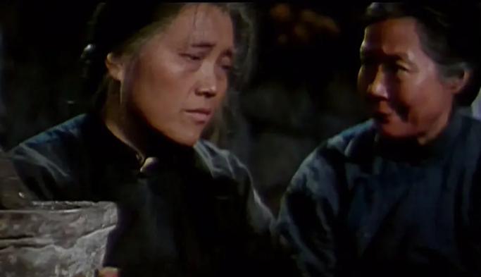 时代与命运给的“苦与痛”《清凉寺钟声》质朴无华的佳作