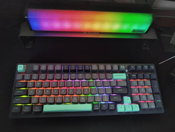 三模机械键盘横评,三百内的三模机械键盘测评