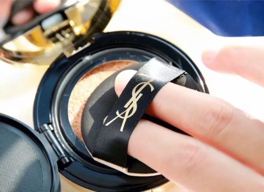 ysl圣罗兰气垫新款和老款的区别,ysl圣罗兰黑皮革气垫能用多少次