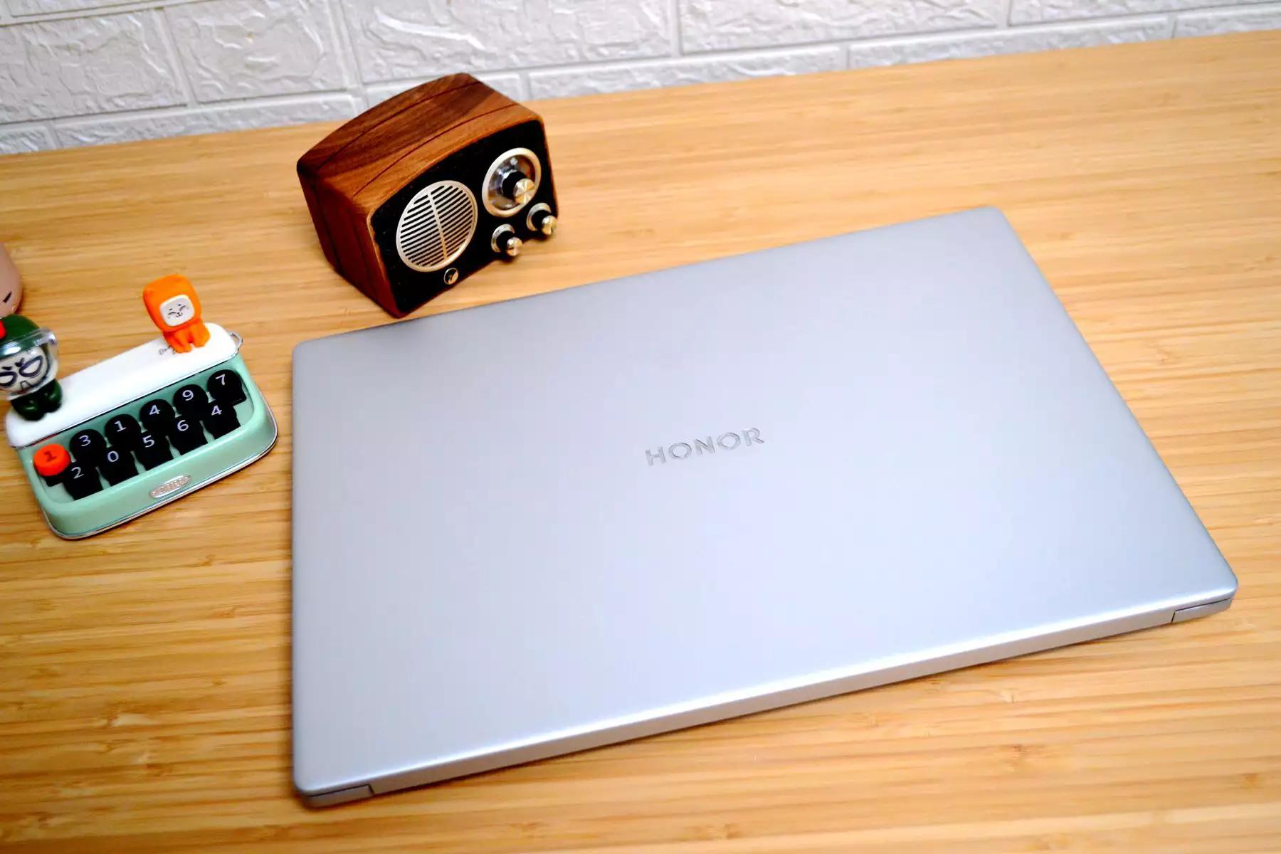 性能炸裂！16寸超窄边框+i5-12500H，荣耀MagicBookX16首发测评