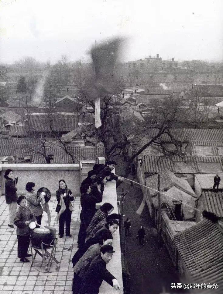 21张真实又罕见的老照片，阴毛假发工作者，我怀疑他用错地方了3