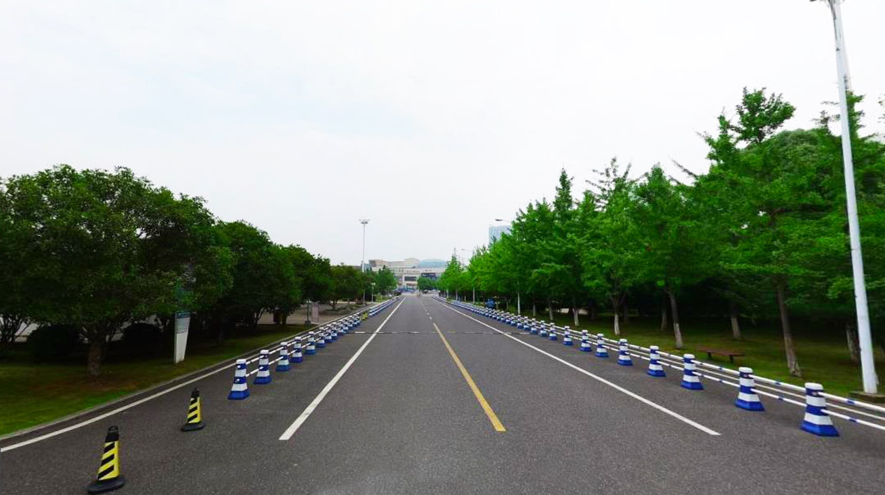 随拍武汉城区一座大型体育馆：有双地铁站经过，一砖一瓦都是焦点