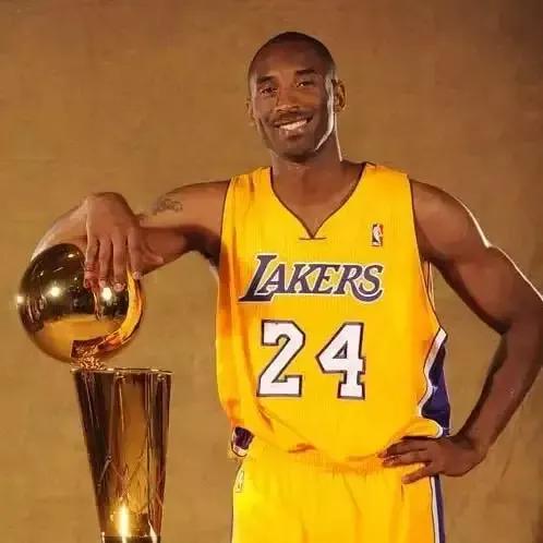 徐静雨科比加内特邓肯入选名人堂,科比邓肯加内特名人堂