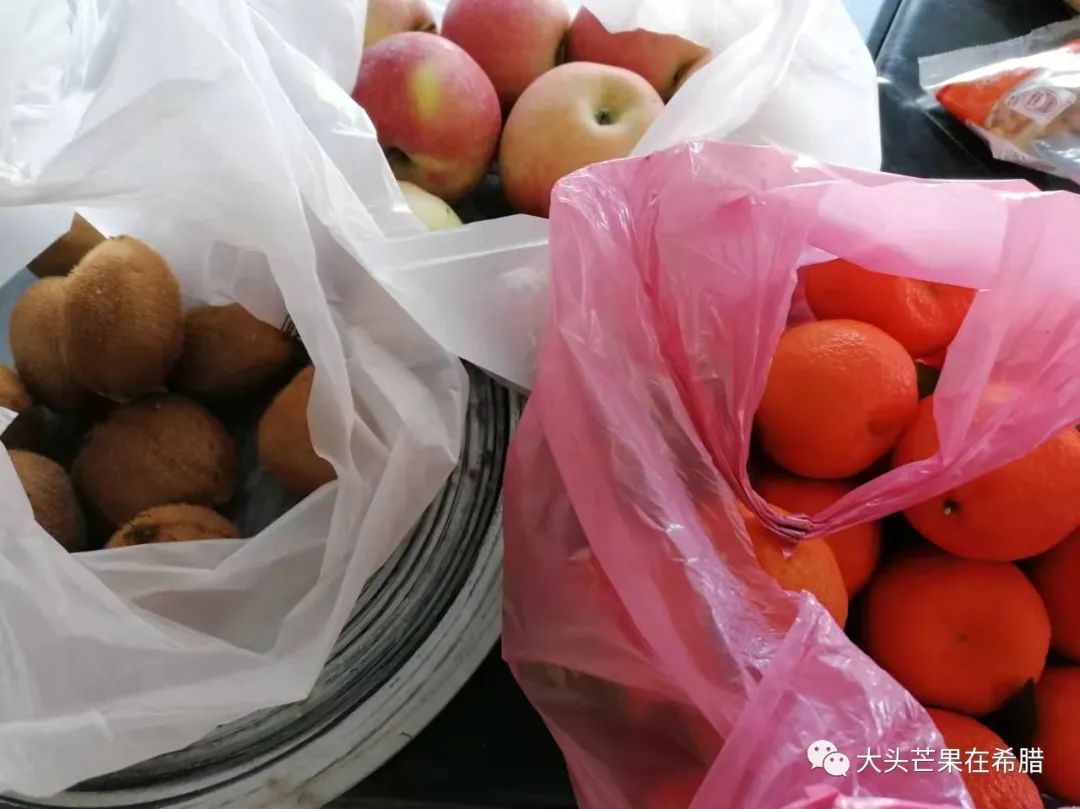 在希腊租房住可以享受政府电费补贴，补贴的金额有时甚至超过房租