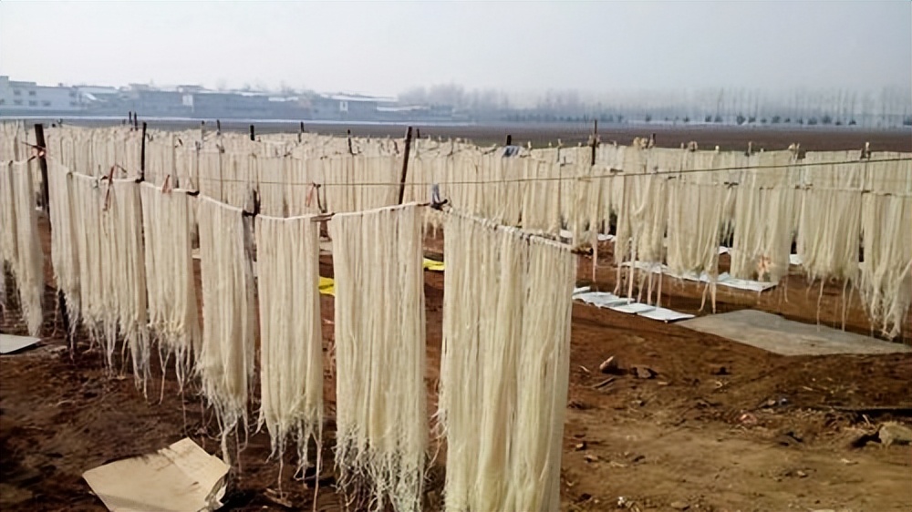 提醒中老年人:农村大集上,这4样东西贵贱不能买回家,80%是假货