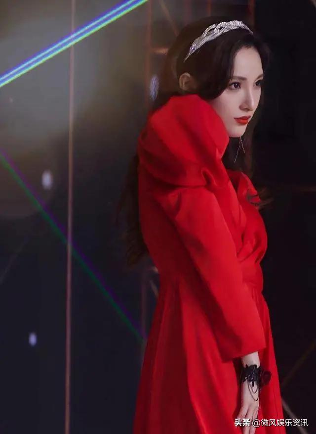 她是央视的“新流量”，“接班董卿”的呼声越来越高