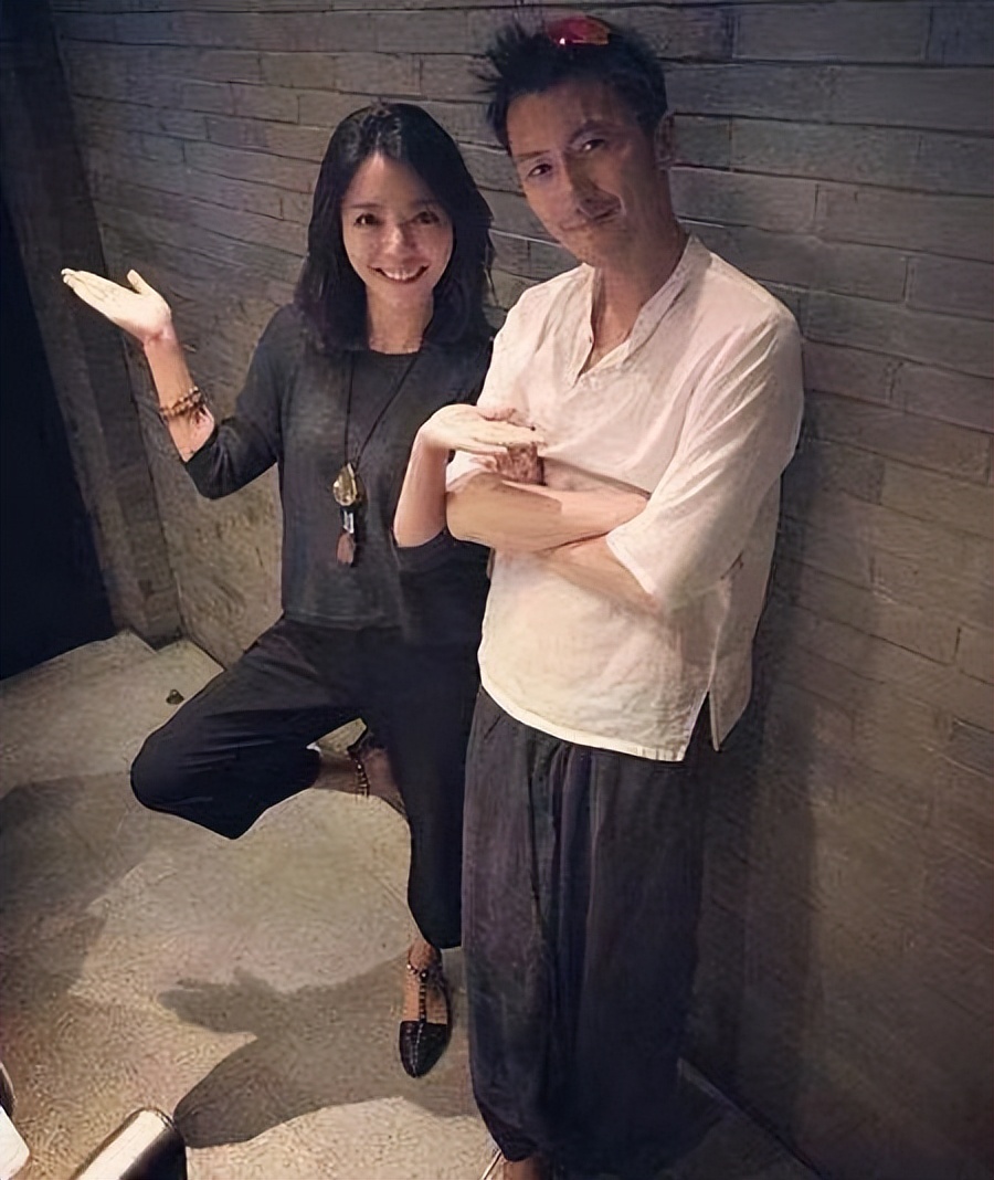 王菲和谢霆锋张柏芝的情史,李亚鹏与王菲现在的情史