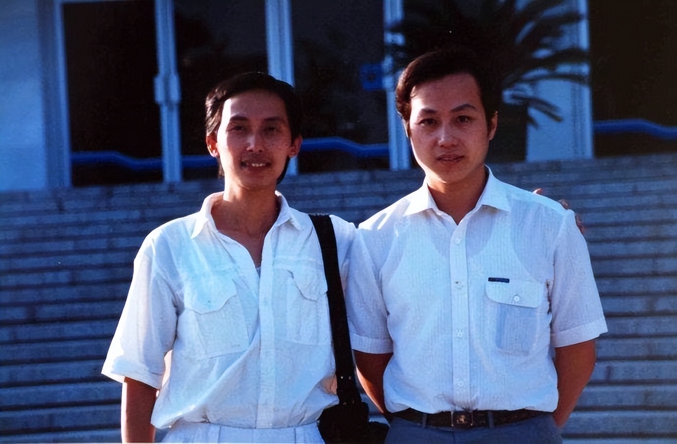 罗京去世后他妻子怎么样了,罗京去世后的照片