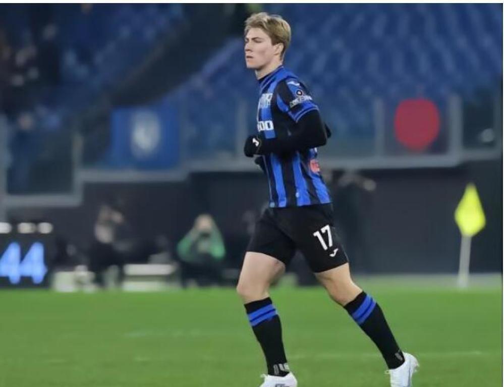 小哈兰德破门,小哈兰德任意球