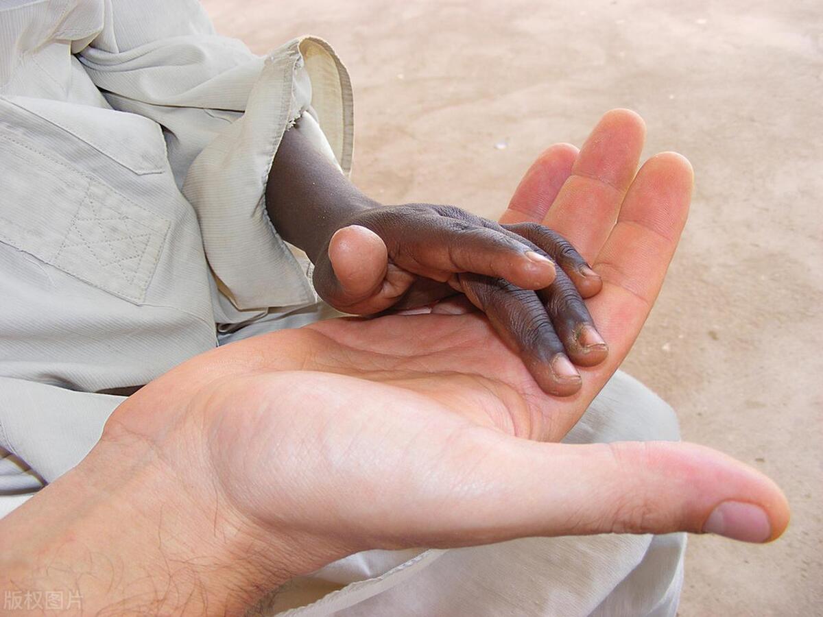 免非洲700亿债务白送钱超千亿，中国人傻钱多？背后大局叹为观止