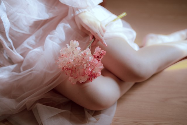 婚介所老板太精明,冒充女性跟客户恋爱,既赚会员费又骗取红包