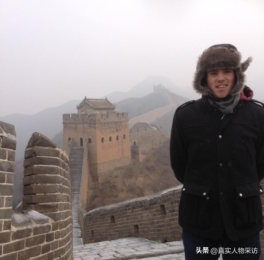 英国小伙来中国8年回自己国家,英国小伙来中国旅游原视频