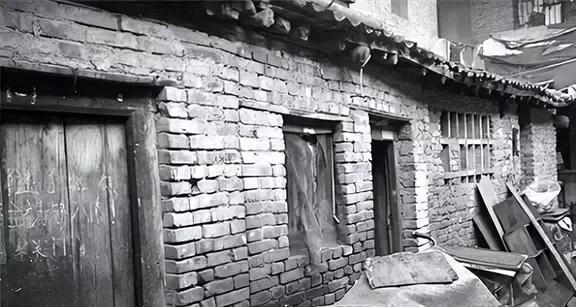 男子心理扭曲报复女孩,长相丑陋内心善良的男人