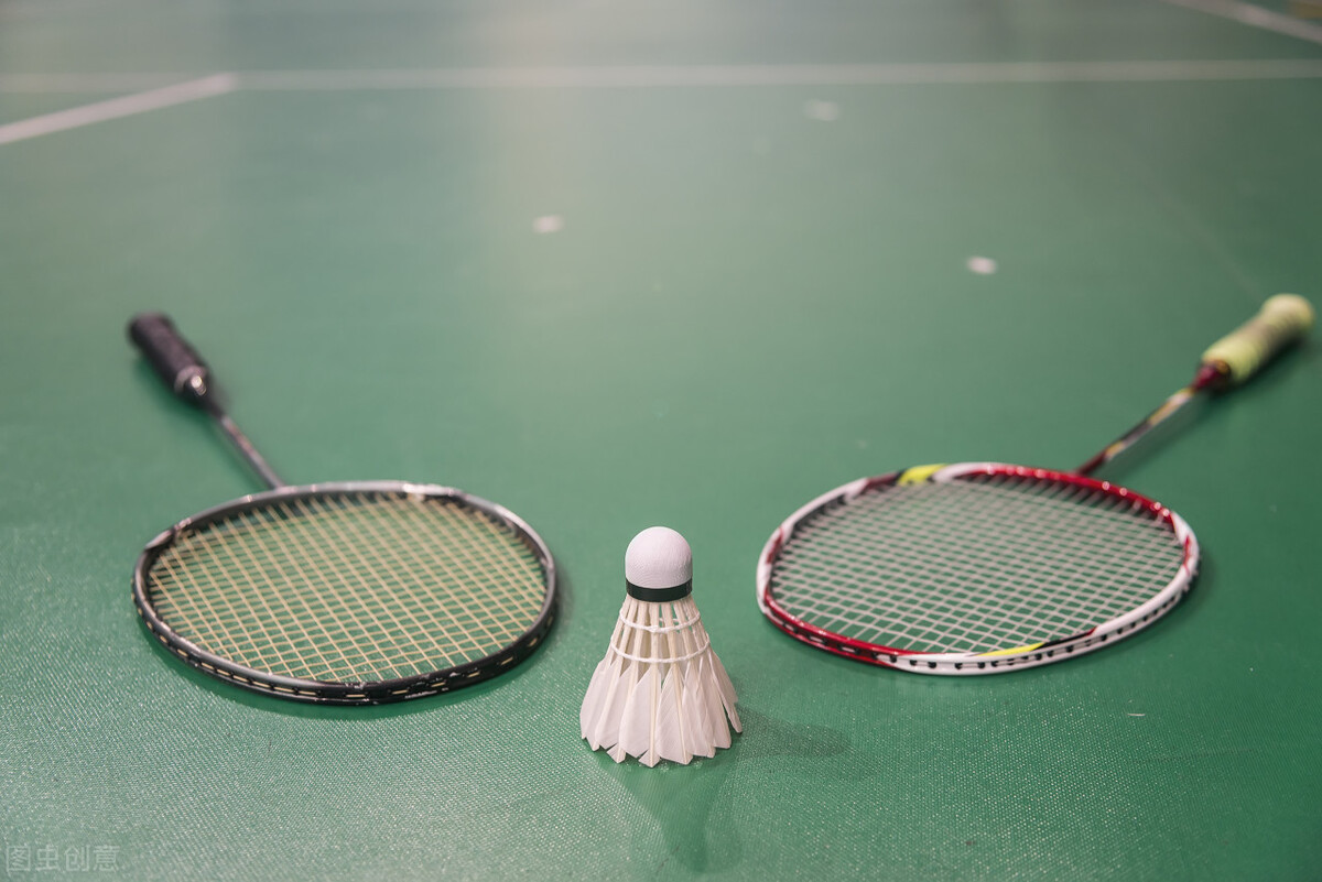 yy羽毛球拍是什么牌子,vs羽毛球拍是什么牌子