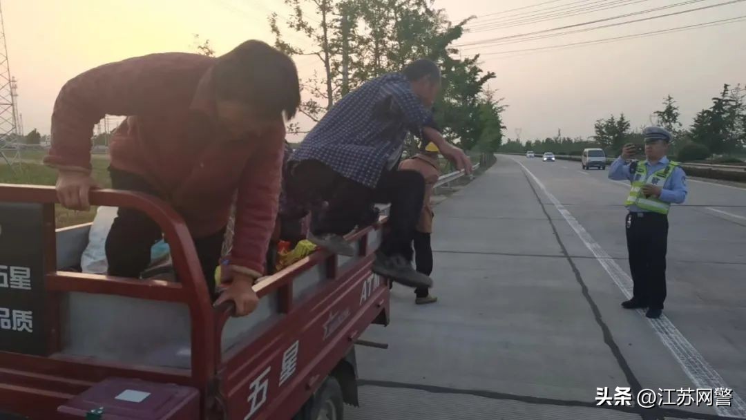 大蒜收获季节交通安全方案,大蒜丰收装车的视频