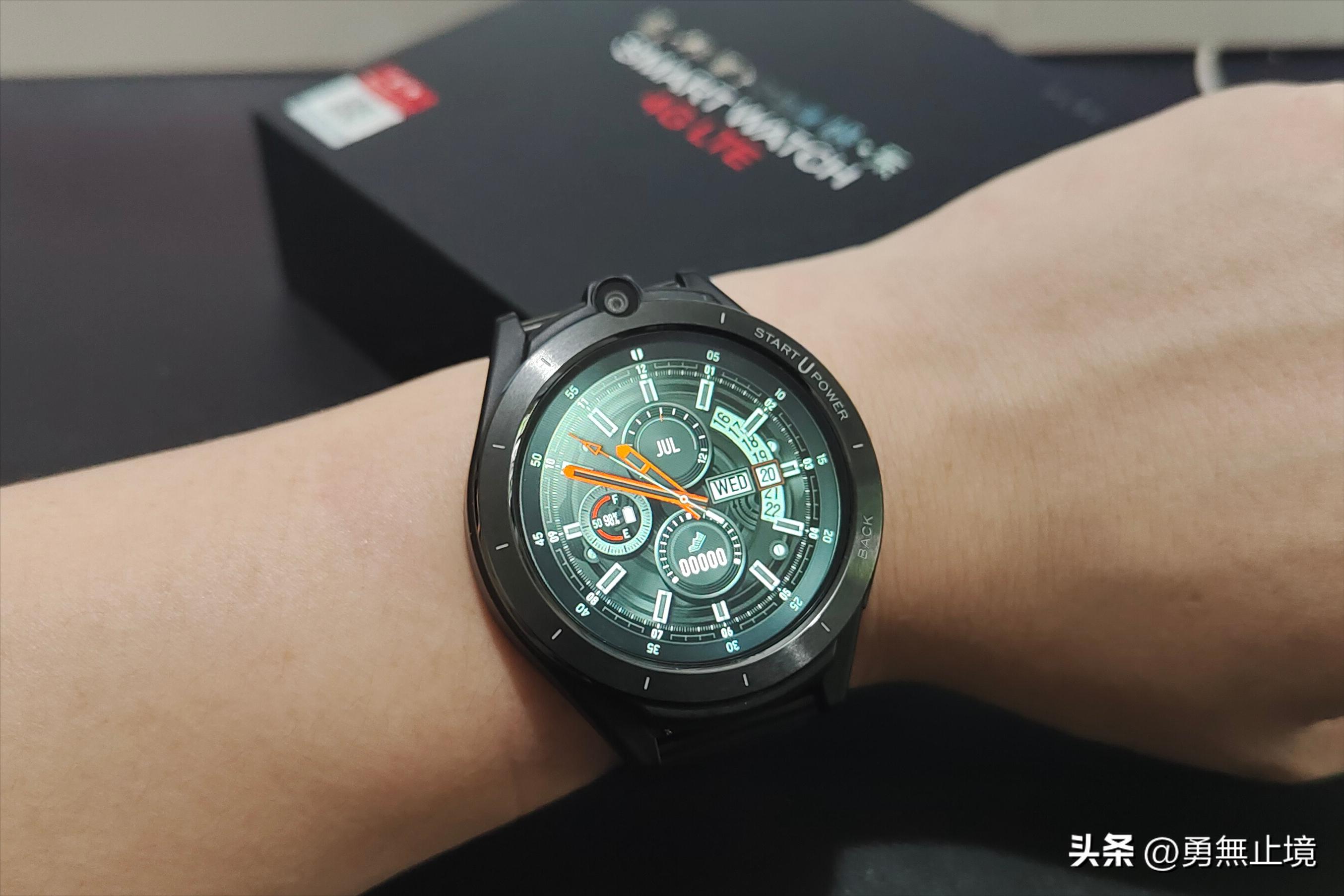 学生党爱不释手防水超智能手表,目前口碑比较好的2款智能手表