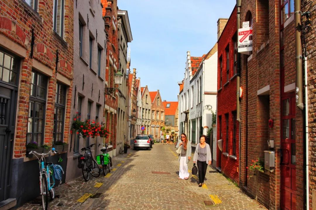 开车去欧洲第25集：同性婚姻、安乐死合法的西欧小国，了解一下？