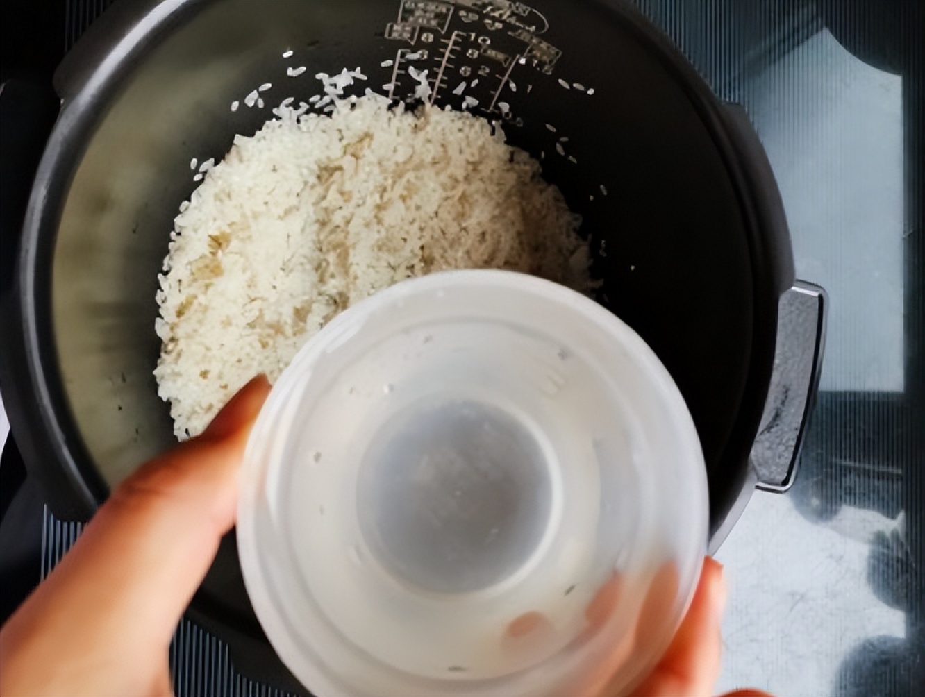 怎样煮米饭煮得又香又软,煮米饭怎么煮更香更好吃