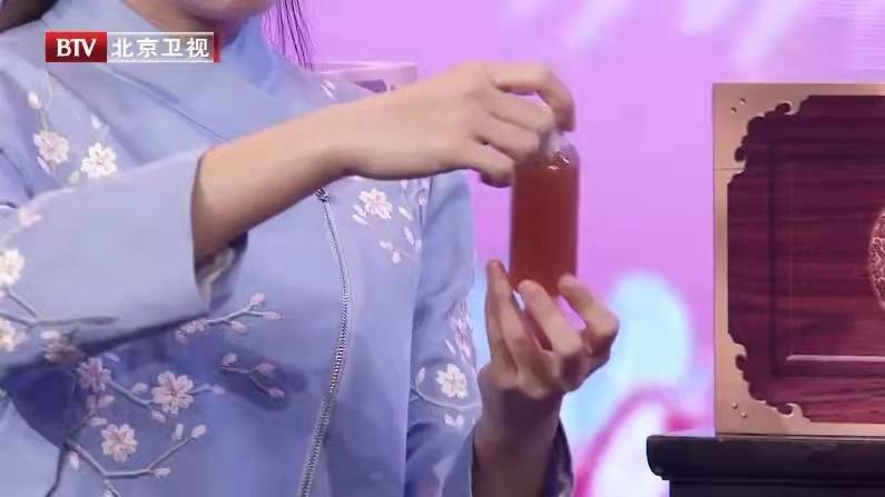 手部脱皮是因为缺少什么,手部脱皮缺少维生素什么