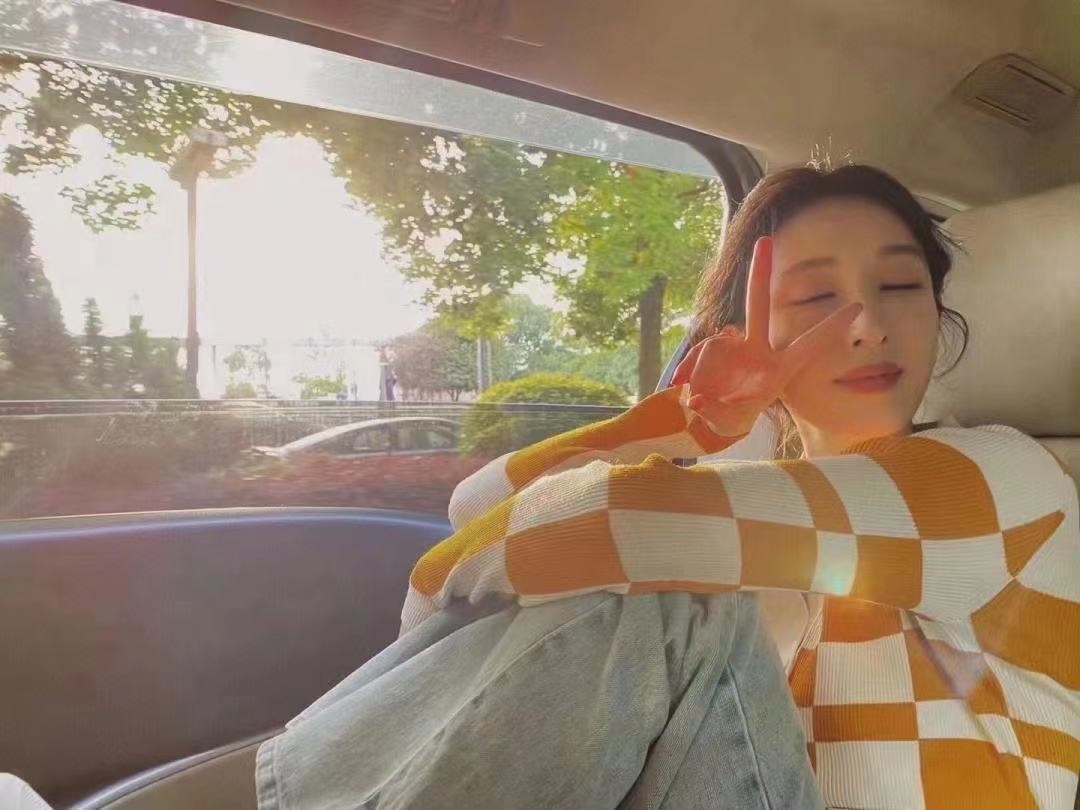 娱乐圈10名非科班出身的女演员,盘点娱乐圈后台最硬的8位女演员