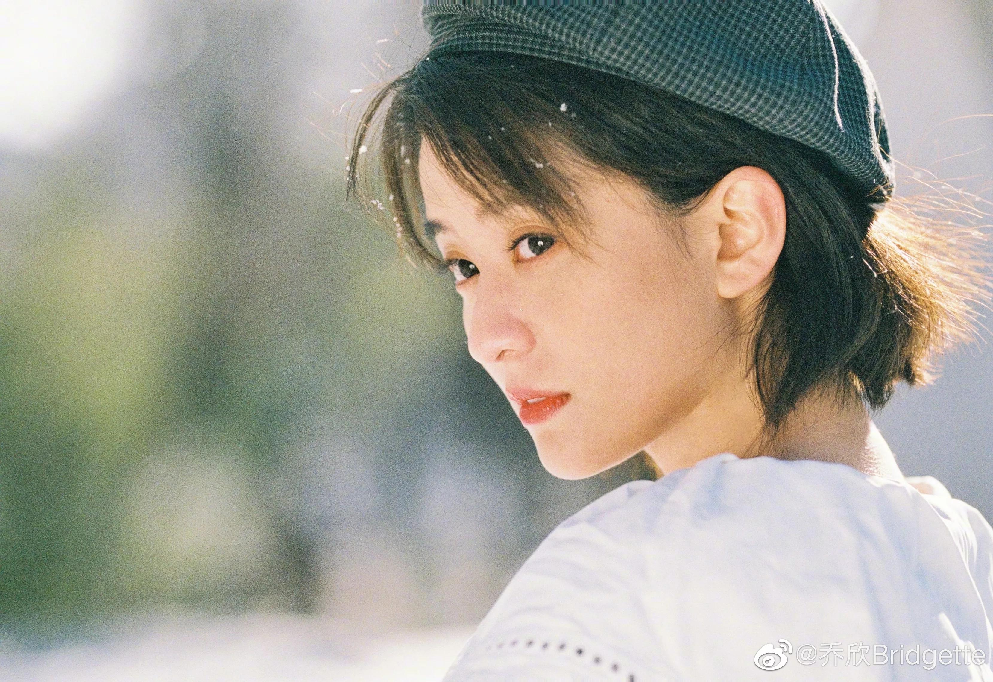 乔欣阔腿裤露脚踝装扮清纯可爱,美丽清纯乔欣壁纸图文