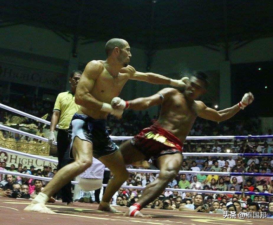 国际知名拳手羞辱泰拳，被泰国禁止入境！声称泰国人给他下毒