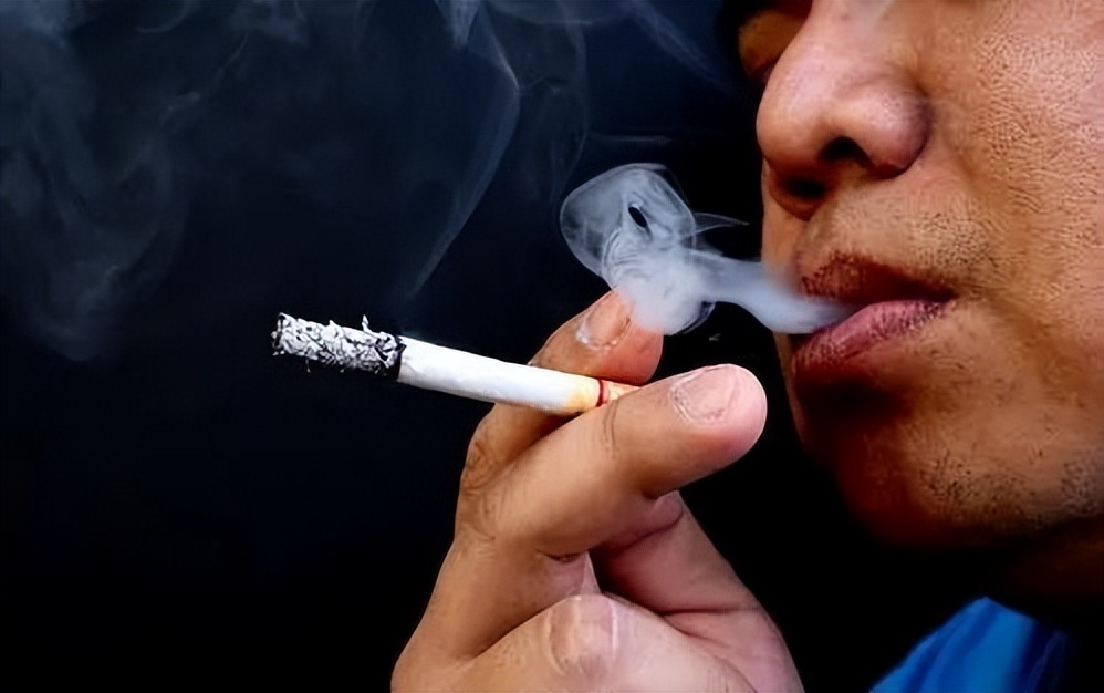 这六种香烟尽量不要抽了有害健康,吸烟人注意了几种烟列入黑名单