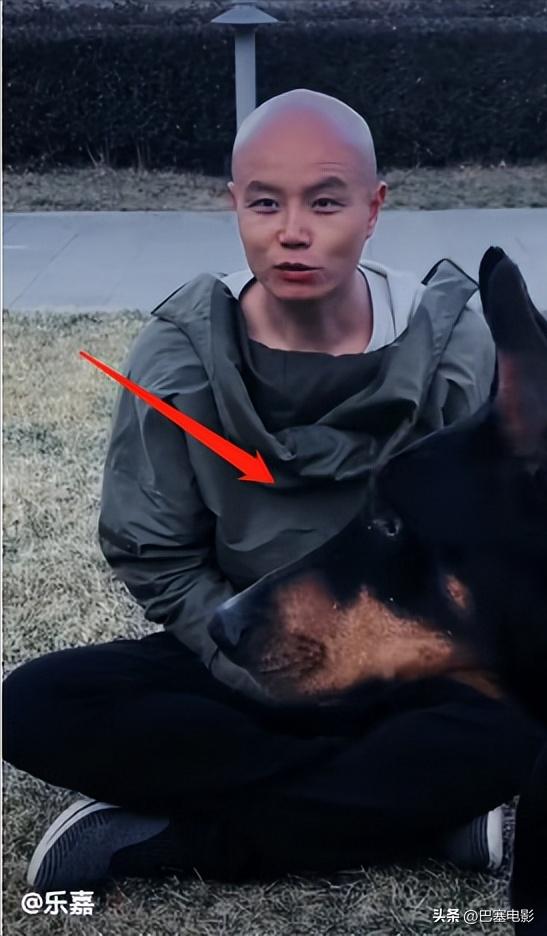 47岁乐嘉在美国被偶遇，高端水成箱买，细看资产，才知什么叫精明