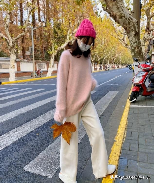 短靴已经失宠了！今年流行“毛毛鞋”，搭阔腿裤，简直是天生一对