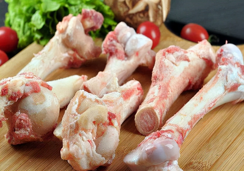 两个月狗狗拉稀怎么回事,两个月狗狗拉稀呕吐该怎么办