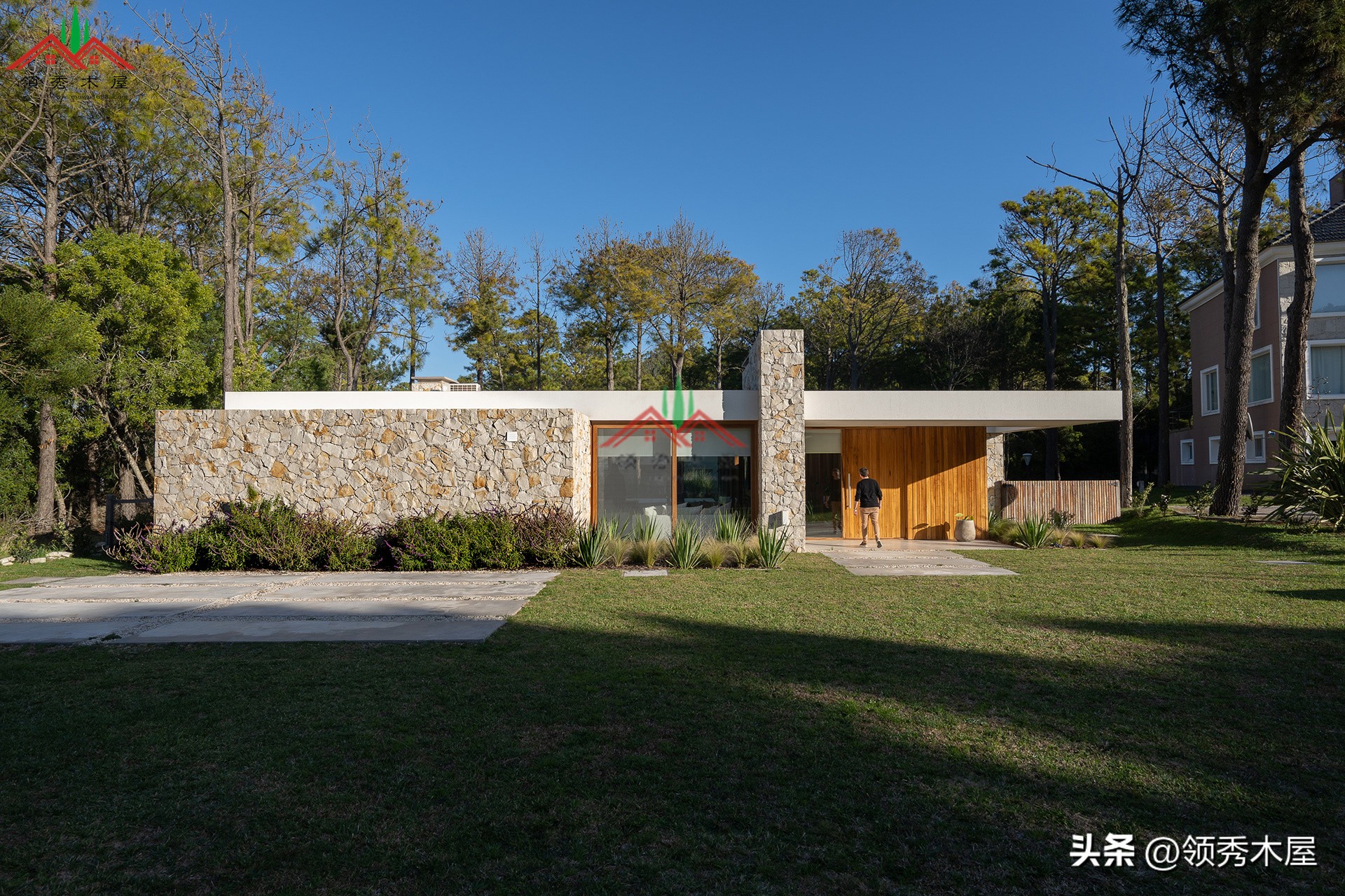 看完这个用木头装修的房子我肠子都悔青了农村的房子后悔装修早了