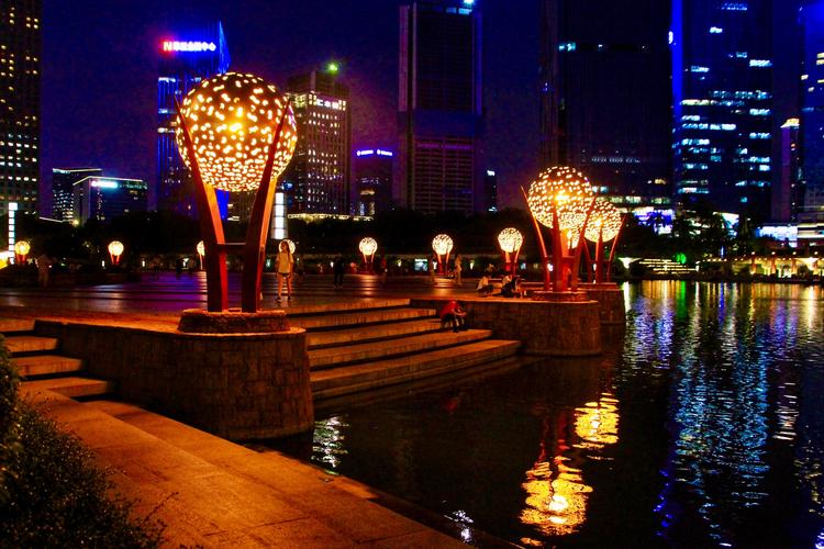 广东海丰梅陇河边夜景,中国第一滩广东茂名夜景