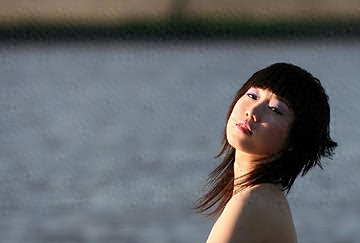 “最红裸模”*筱雨张**：22岁时拍写真火爆全网，如今将近40岁仍单身