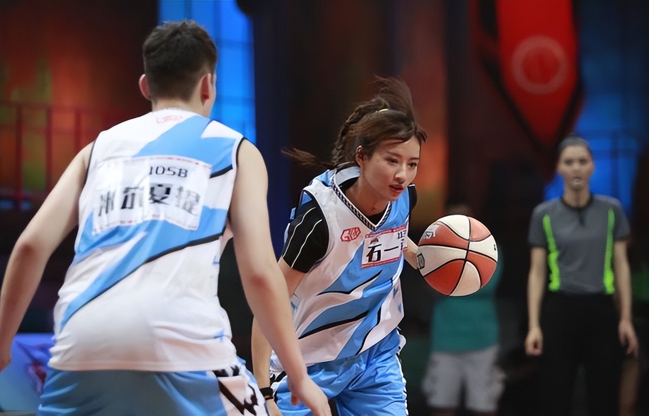 中国女篮王思雨照片好看一点的,徐杰和张茹王思雨身高啥关系