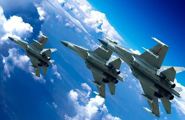 就在刚刚！解放军24架战机3个小时高强度出击，抹平台海“中线”