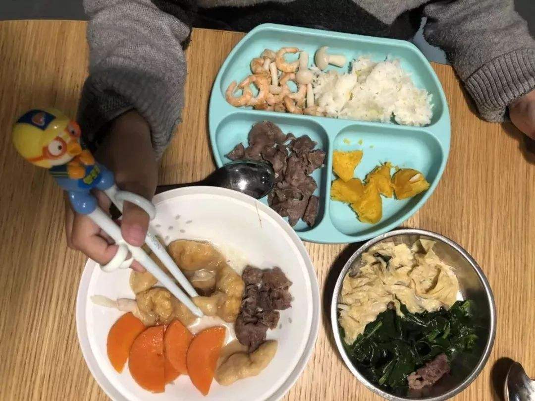 8个月宝宝不吃饭不喝奶粉怎么办,1岁半宝宝吃饭跟喝奶粉合理时间