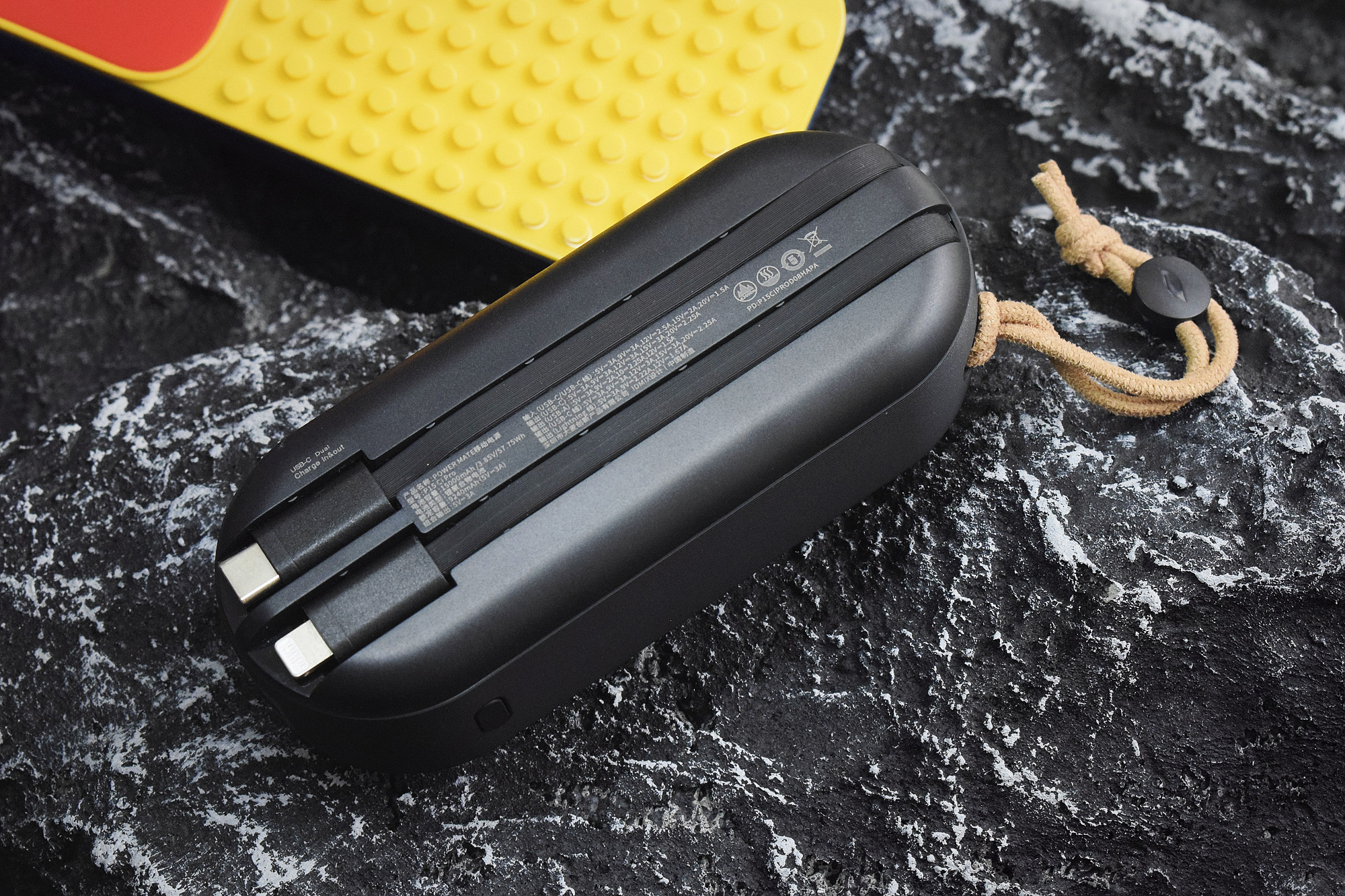 实力爆棚，颜值拉满！IDMIX双线赛博移动电源太空舱先锋版体验