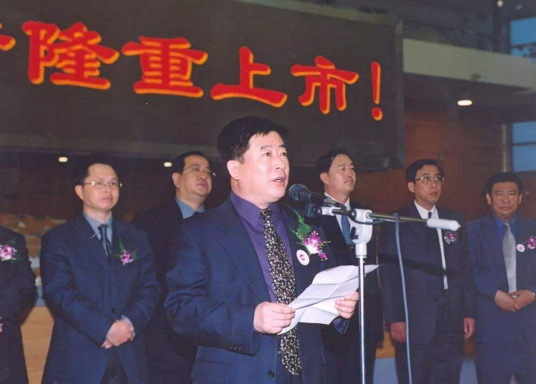 閯傚皵澶氭柉缇婅儗,閯傚皵澶氭柉闈掗摐甯濆浗