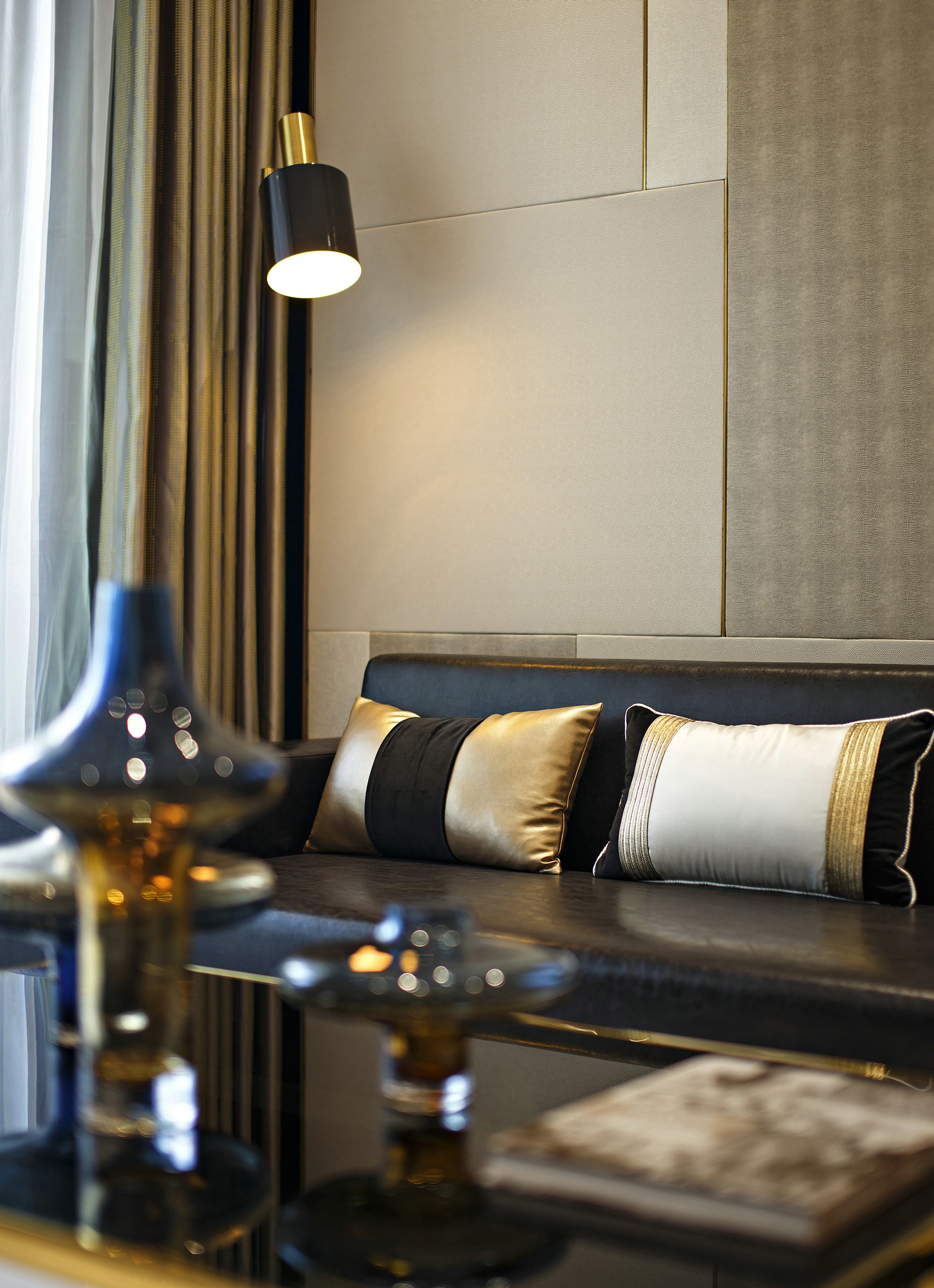 「现代设计风格」DHA香港洪德成设计-YSL精品主题风格样板房