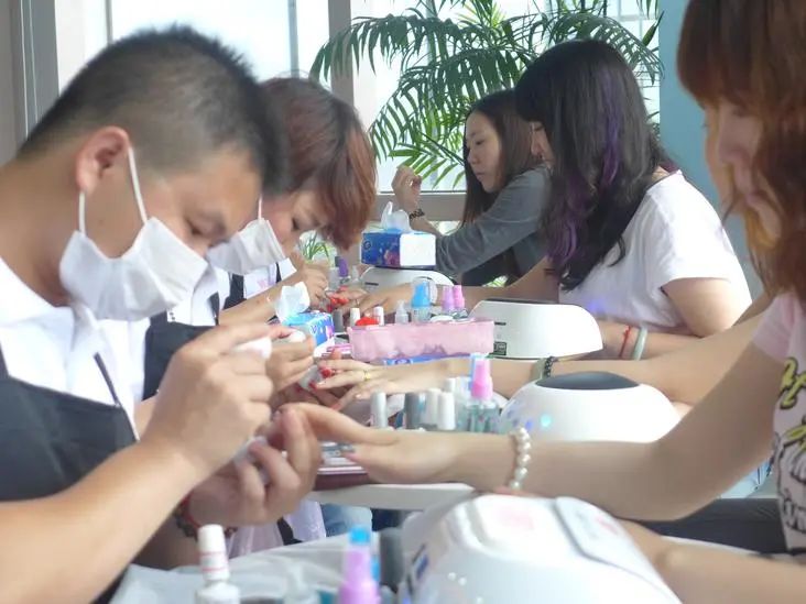 如何做不起眼又赚钱的生意见效,有没有什么生意适合新手做暴利