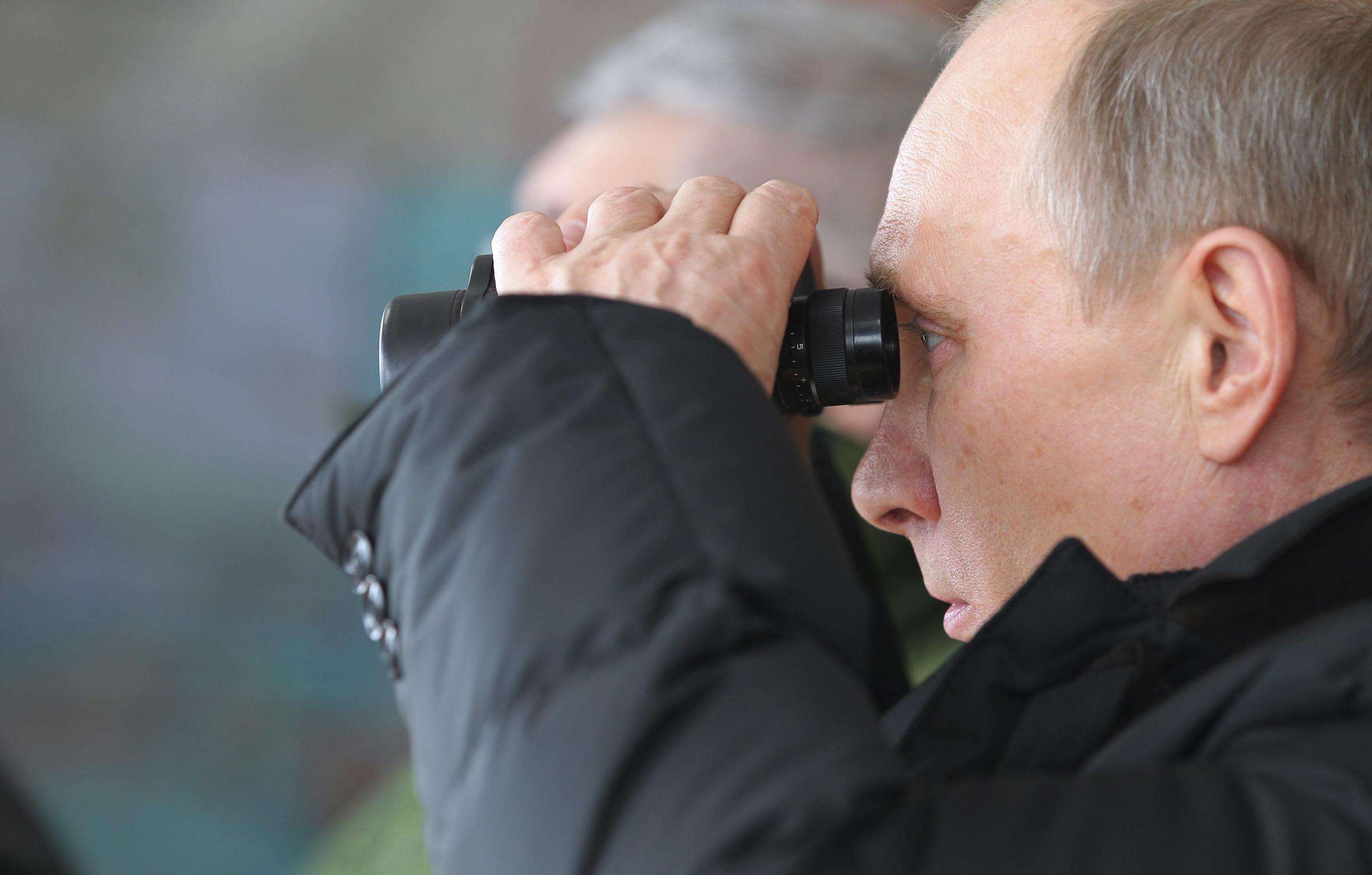 俄否认向东倒，才过两天，普京就眺望黑龙江，百万吨粮食对准中国